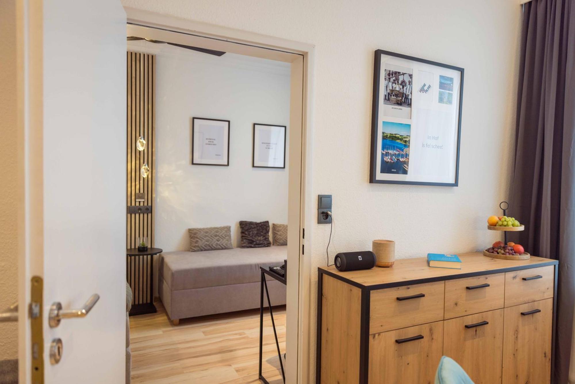 Schillerapartment Hof, Kueche, 24H Digital-Checkin, Parkplatz, Wlan250Mbit Хоф Экстерьер фото