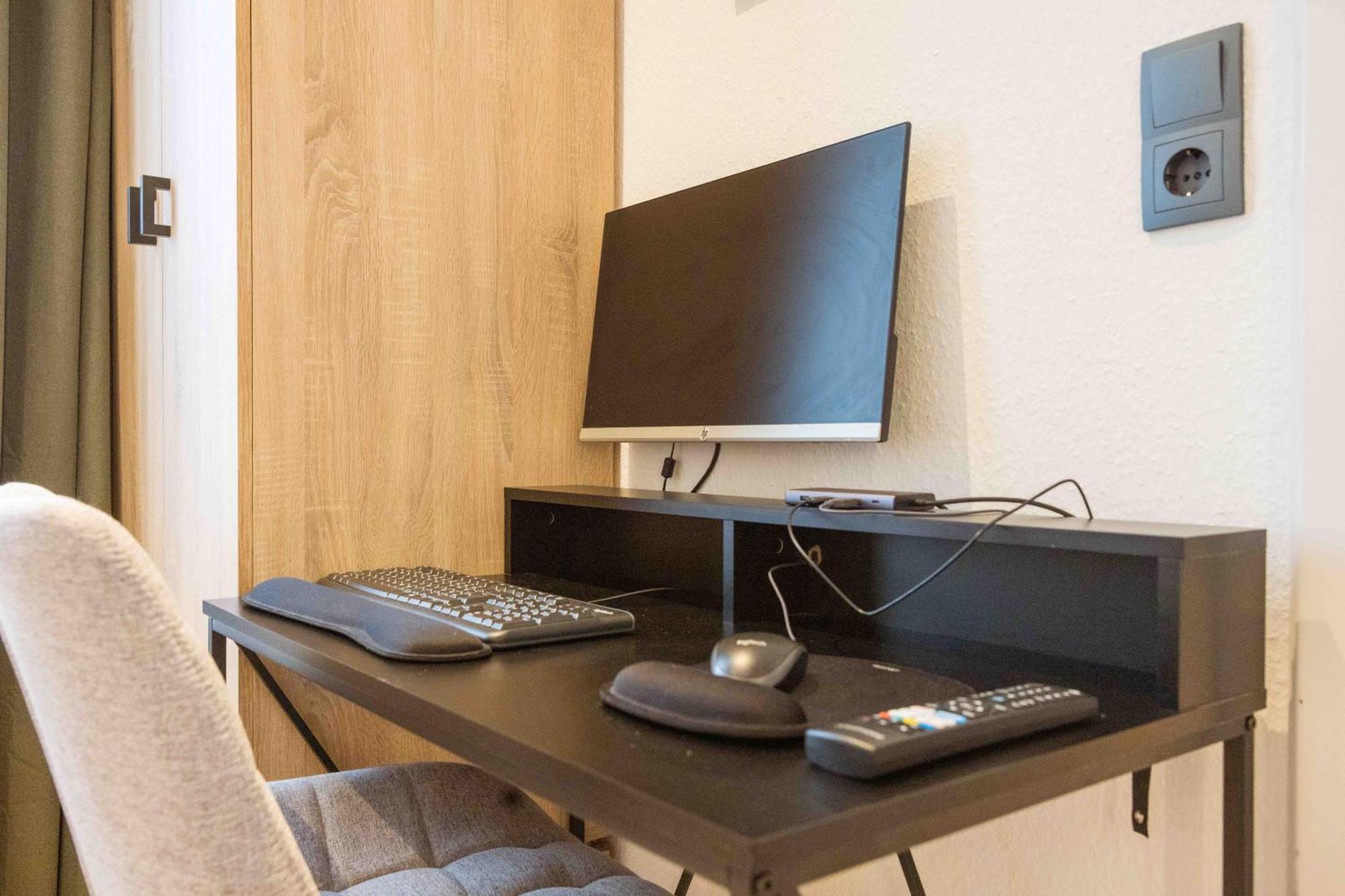 Schillerapartment Hof, Kueche, 24H Digital-Checkin, Parkplatz, Wlan250Mbit Хоф Экстерьер фото