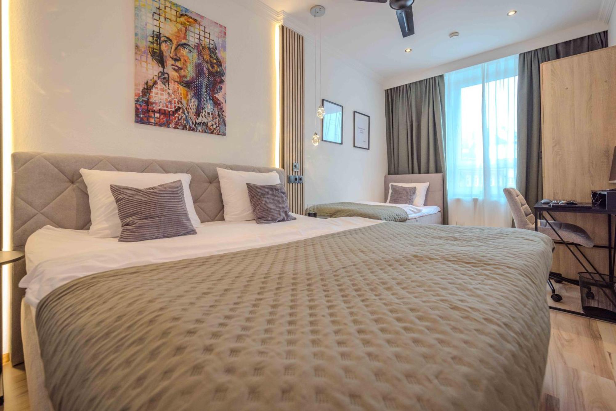 Schillerapartment Hof, Kueche, 24H Digital-Checkin, Parkplatz, Wlan250Mbit Хоф Экстерьер фото