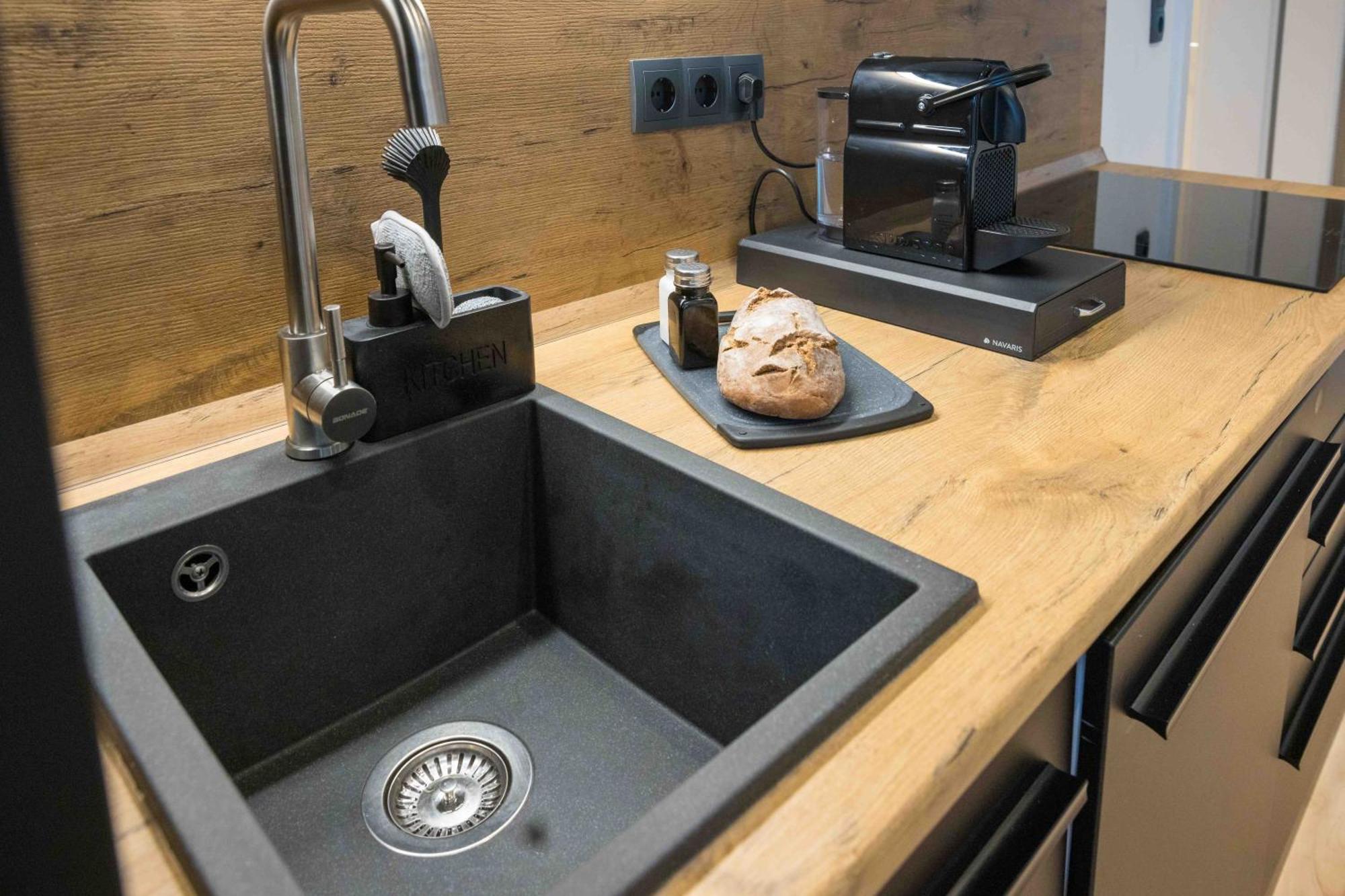 Schillerapartment Hof, Kueche, 24H Digital-Checkin, Parkplatz, Wlan250Mbit Хоф Экстерьер фото