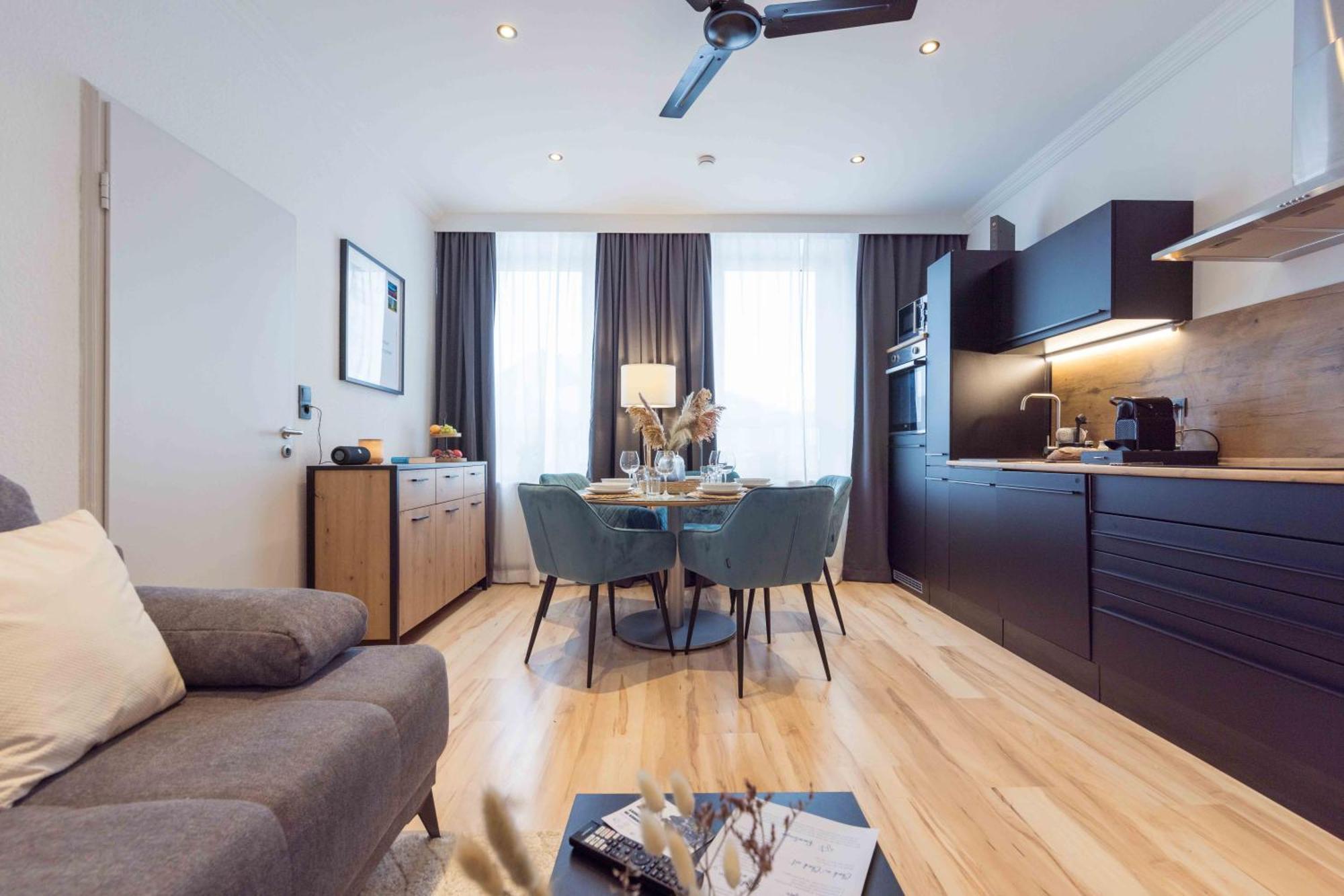 Schillerapartment Hof, Kueche, 24H Digital-Checkin, Parkplatz, Wlan250Mbit Хоф Экстерьер фото
