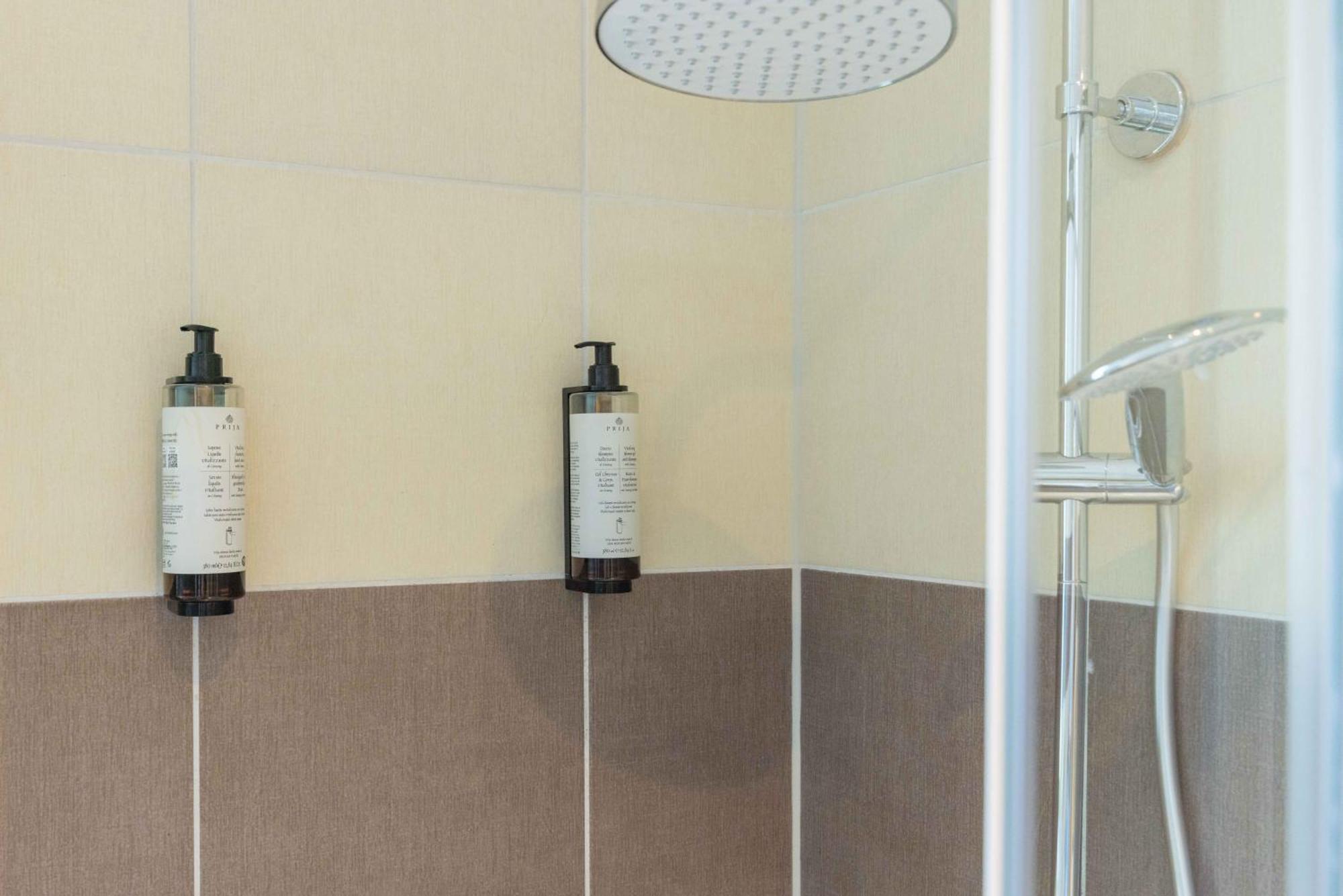 Schillerapartment Hof, Kueche, 24H Digital-Checkin, Parkplatz, Wlan250Mbit Хоф Экстерьер фото