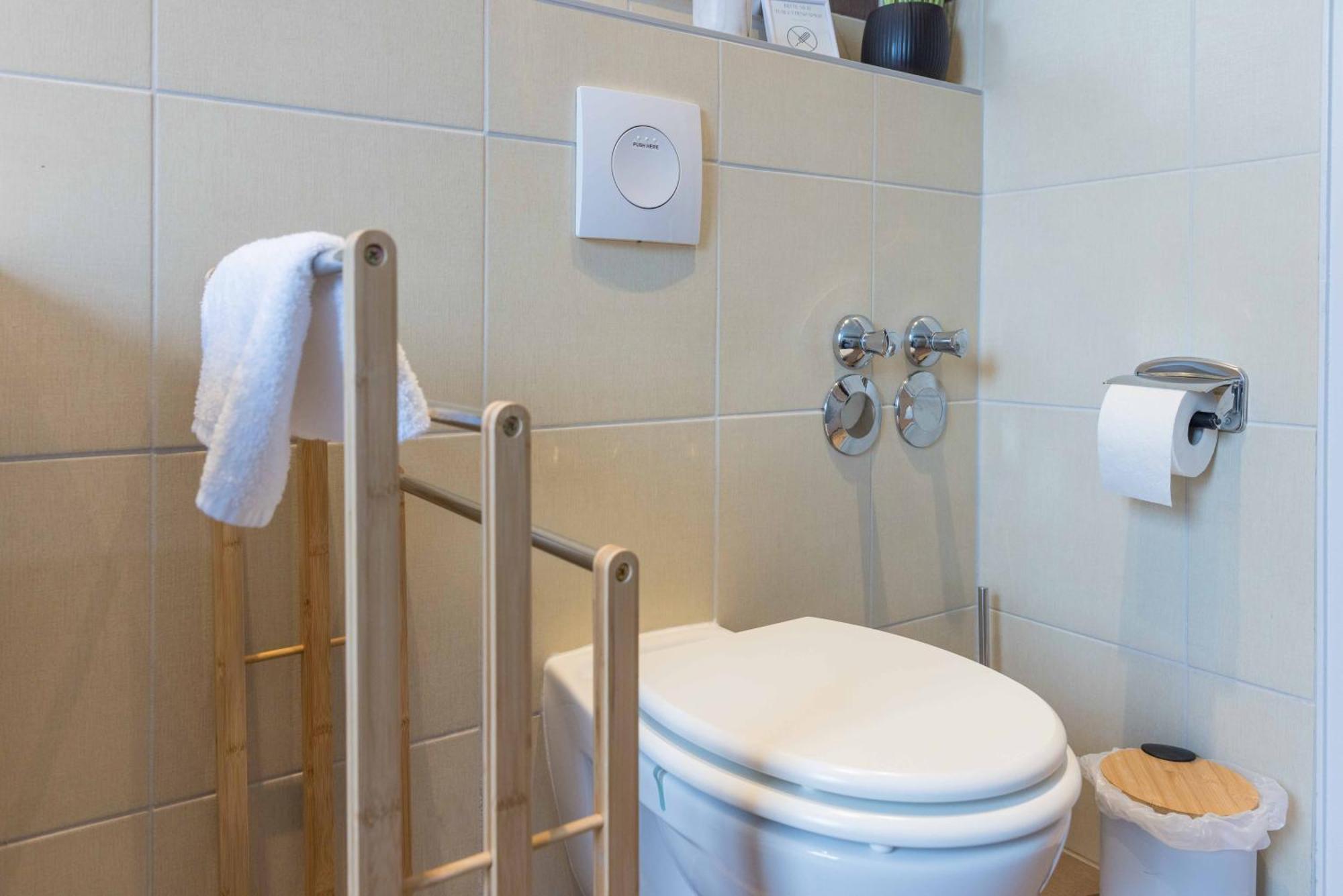 Schillerapartment Hof, Kueche, 24H Digital-Checkin, Parkplatz, Wlan250Mbit Хоф Экстерьер фото