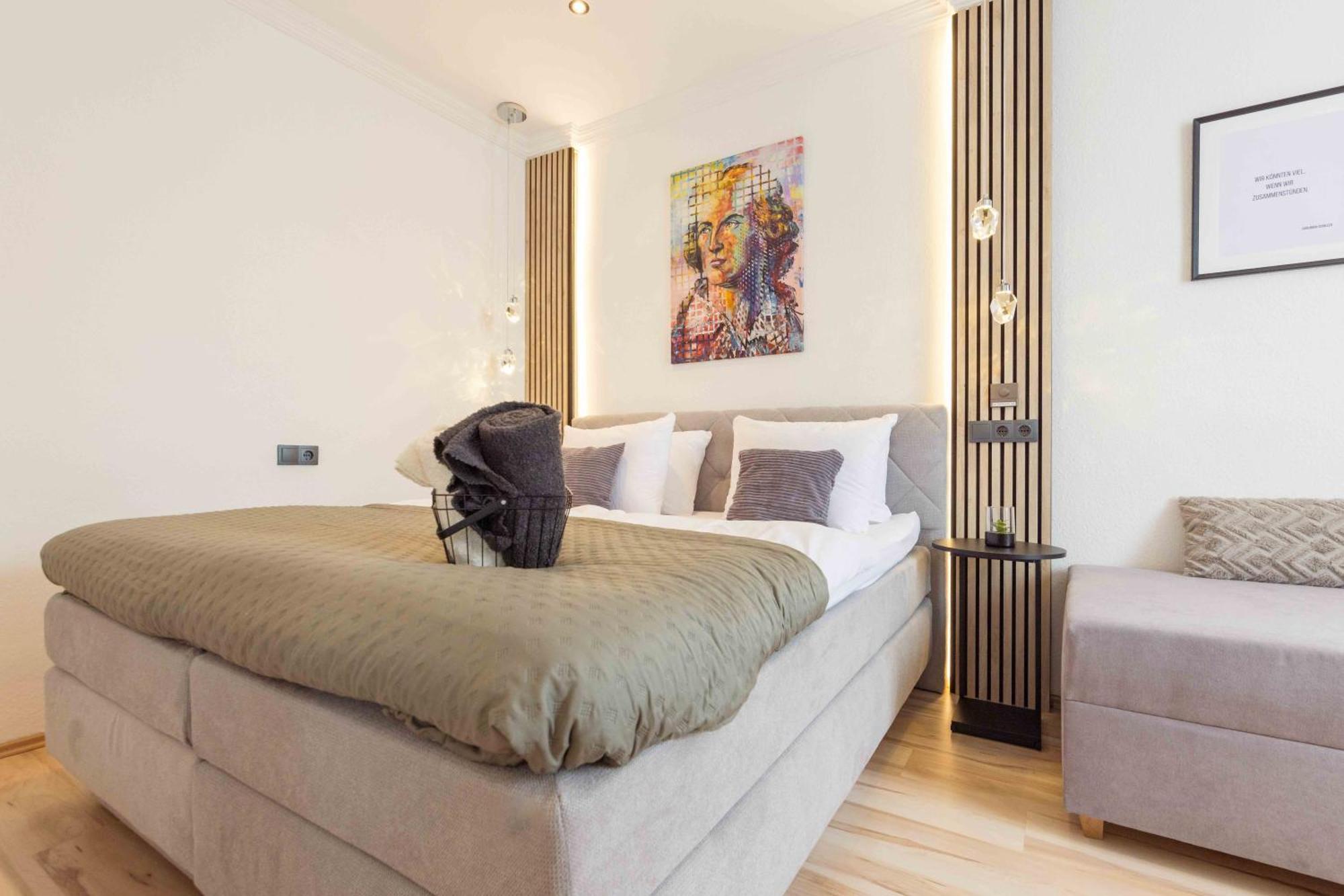 Schillerapartment Hof, Kueche, 24H Digital-Checkin, Parkplatz, Wlan250Mbit Хоф Экстерьер фото