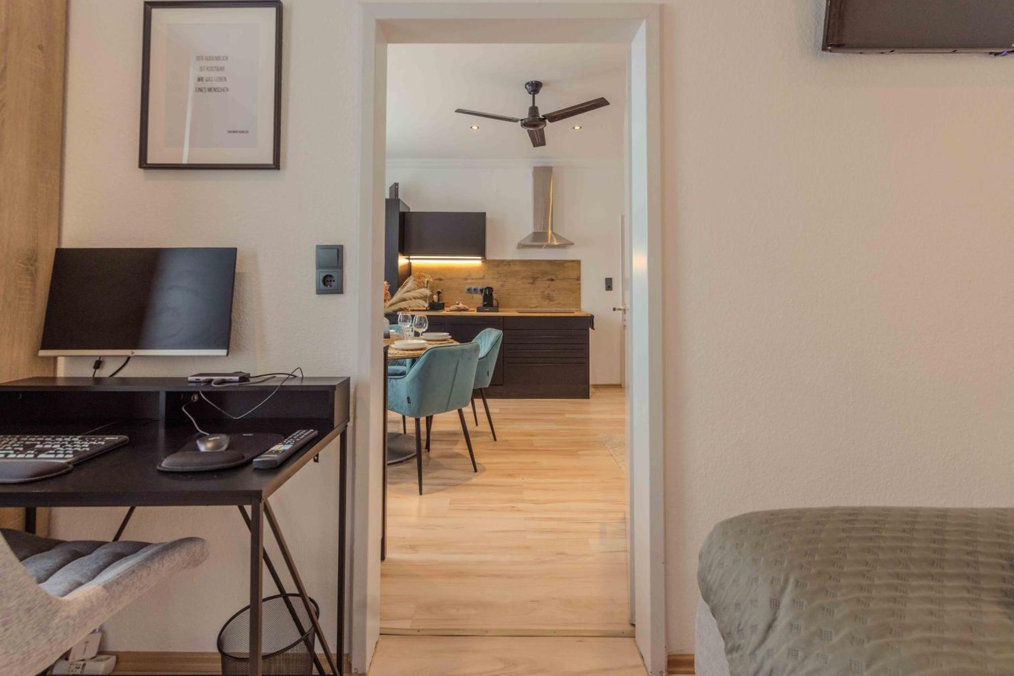 Schillerapartment Hof, Kueche, 24H Digital-Checkin, Parkplatz, Wlan250Mbit Хоф Экстерьер фото