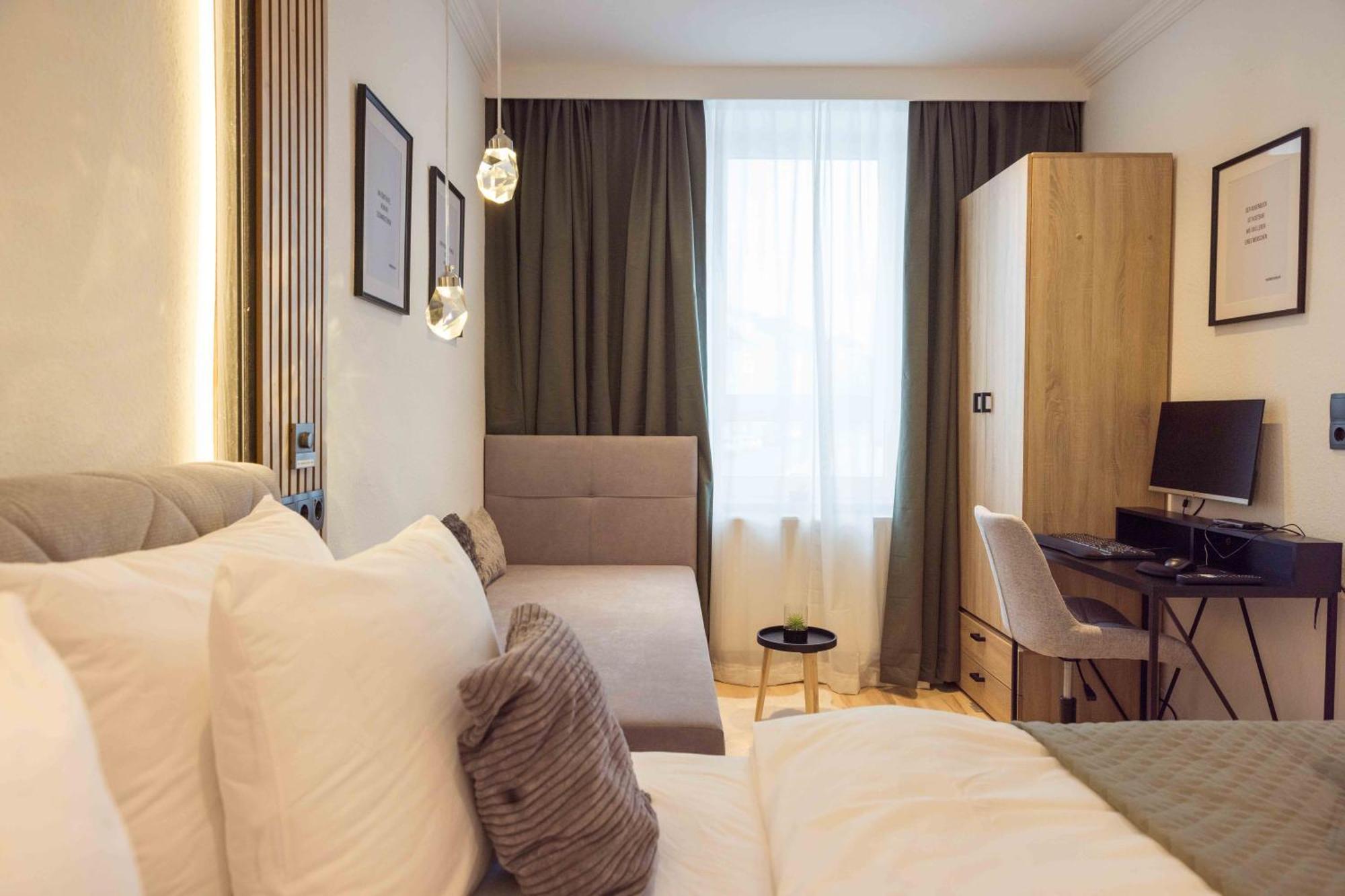 Schillerapartment Hof, Kueche, 24H Digital-Checkin, Parkplatz, Wlan250Mbit Хоф Экстерьер фото